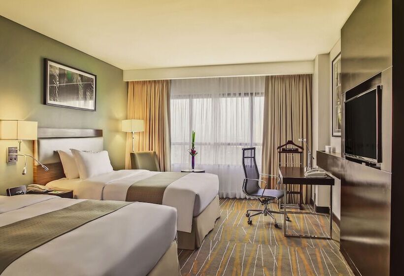 Quarto Estandar, Holiday Inn & Suites Makati, An Ihg