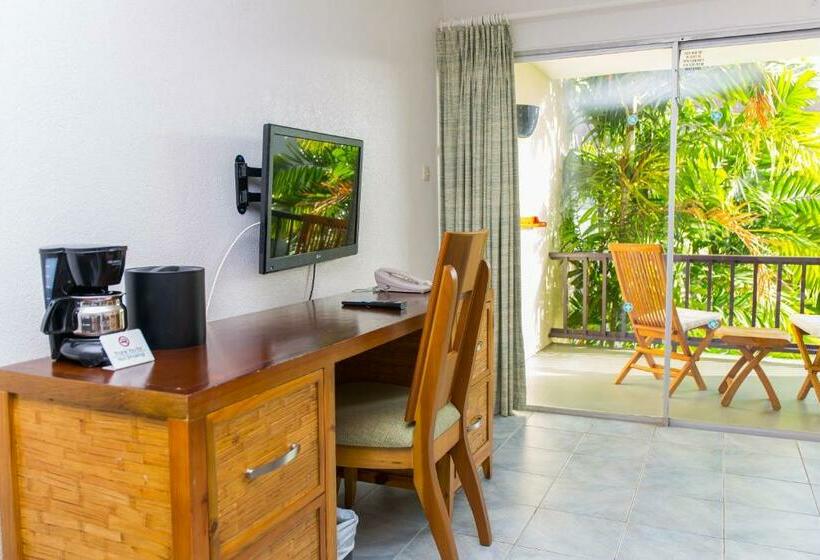 اتاق استاندارد با چشمانداز استخر, Infinity On The Beach