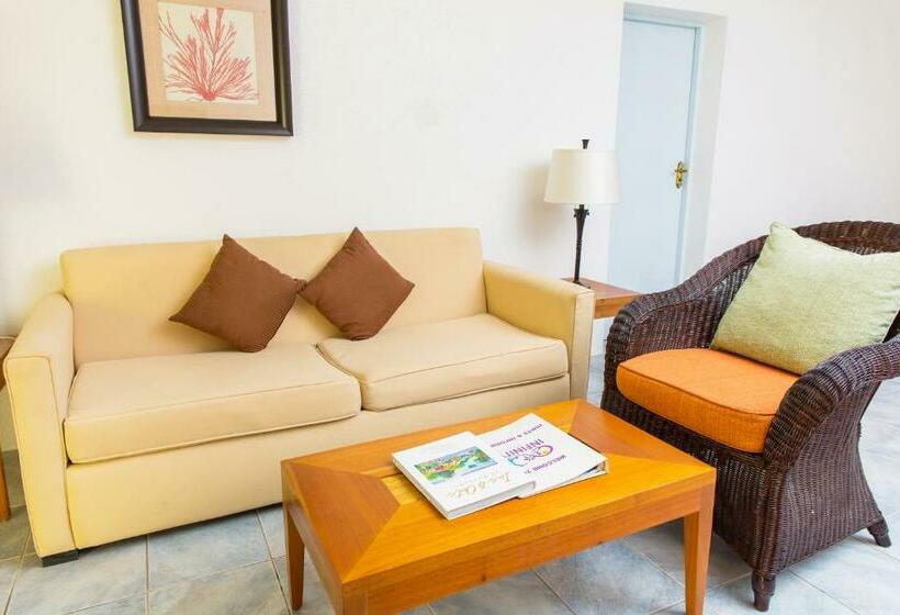 اتاق استاندارد با چشمانداز استخر, Infinity On The Beach