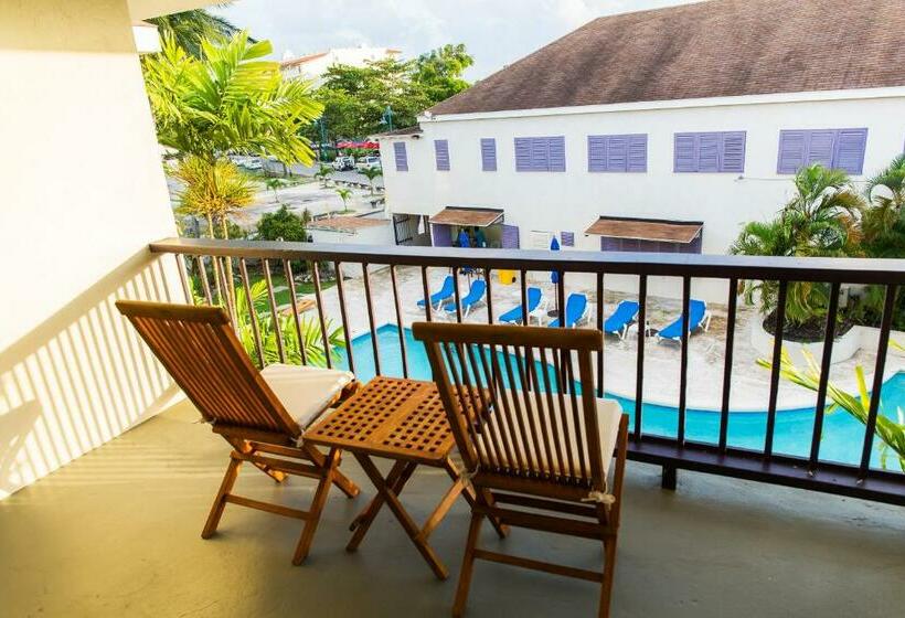 سوییت خانوادگی, Infinity On The Beach