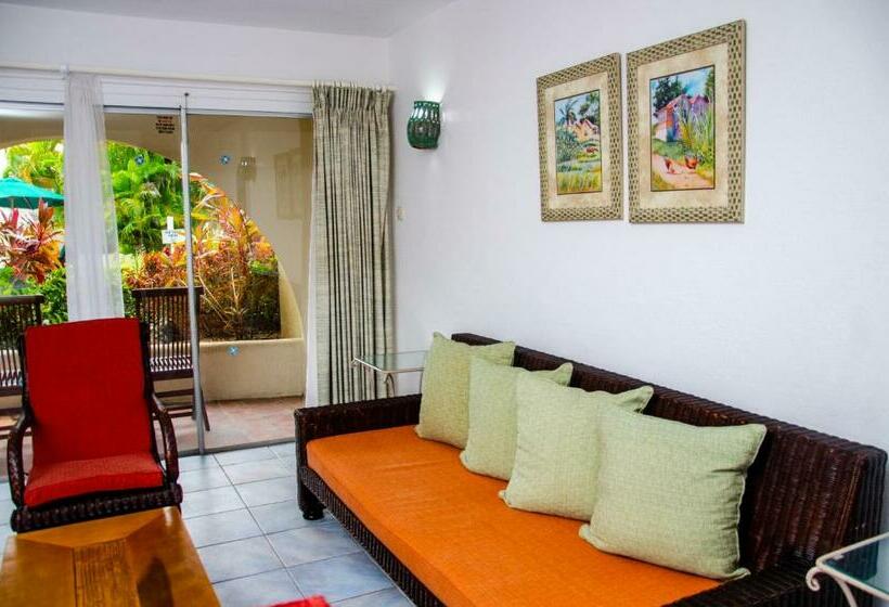 اتاق استاندارد با چشمانداز استخر, Infinity On The Beach