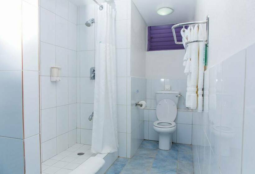 اتاق استاندارد با چشمانداز استخر, Infinity On The Beach