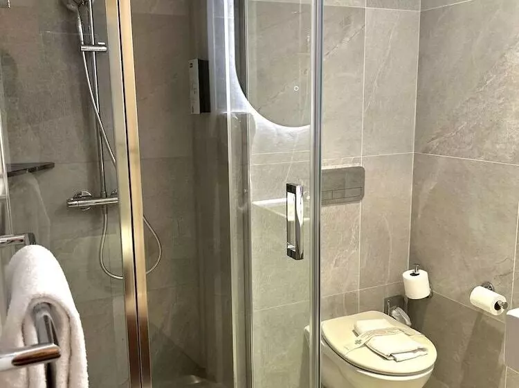 スタンダードルーム, Kyriad La Rochelle Centre  Les Minimes