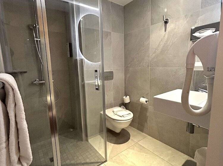 Номер Стандарт, Kyriad La Rochelle Centre  Les Minimes