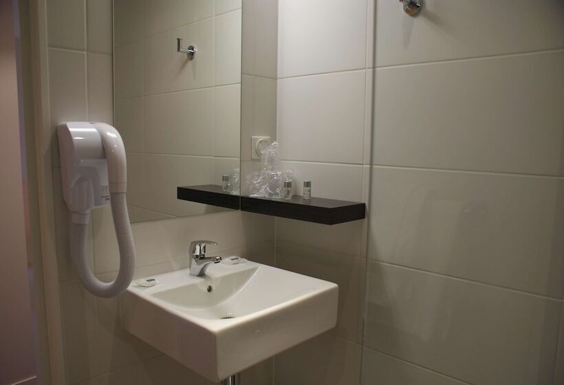 Номер Стандарт, Kyriad La Rochelle Centre  Les Minimes