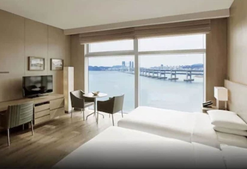 اتاق استاندارد با چشم‌انداز دریا, Park Hyatt Busan