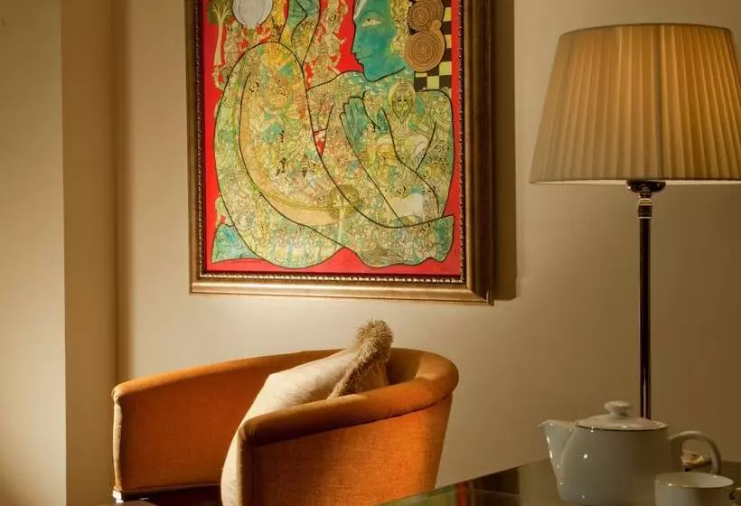 キングサイズベッドのデラックスルーム, The Leela Palace Chennai