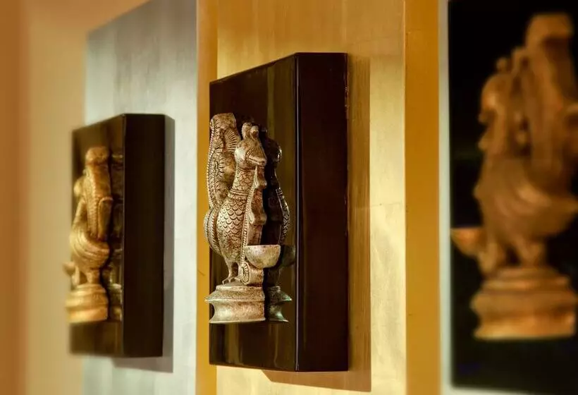 キングサイズベッドのデラックスルーム, The Leela Palace Chennai
