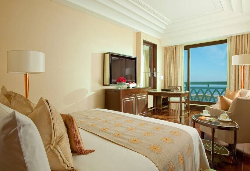 キングサイズベッドのデラックスルーム, The Leela Palace Chennai