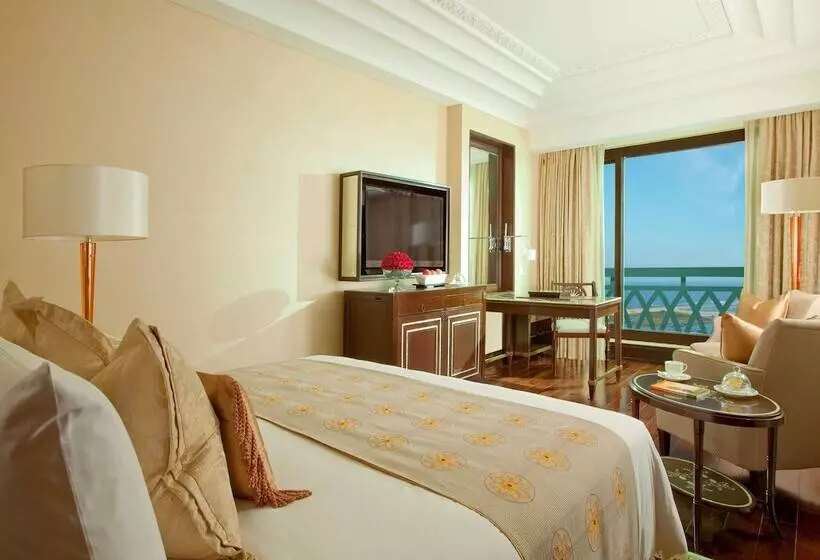 キングサイズベッドのデラックスルーム, The Leela Palace Chennai