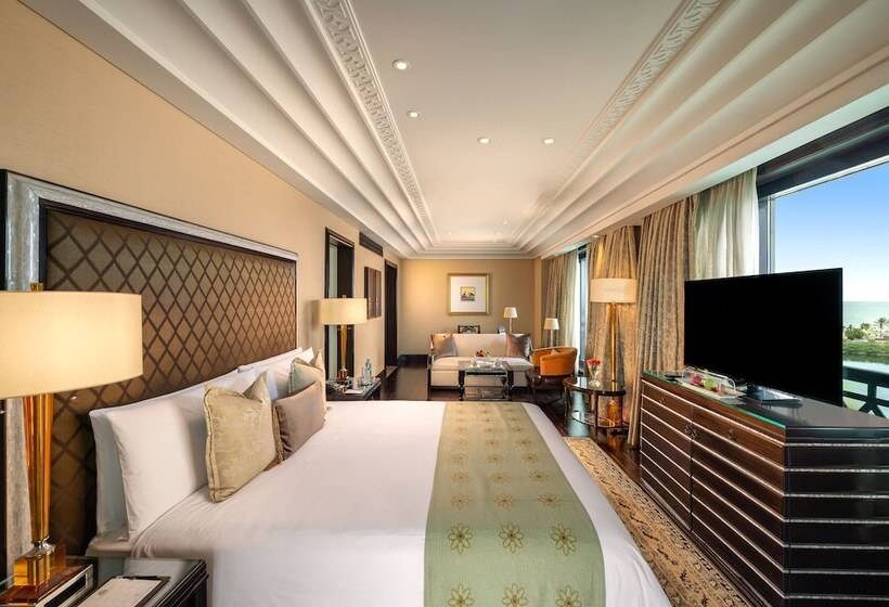 クラブルーム, The Leela Palace Chennai