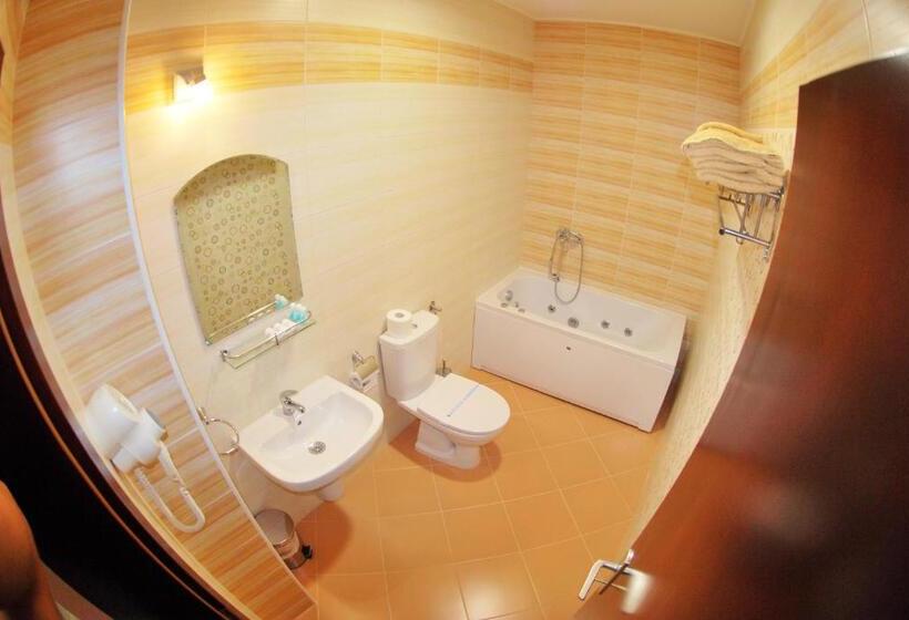 اتاق لوکس سه تخته, Villa Milka