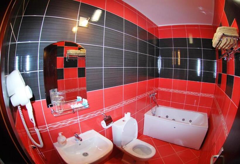 اتاق لوکس سه تخته, Villa Milka