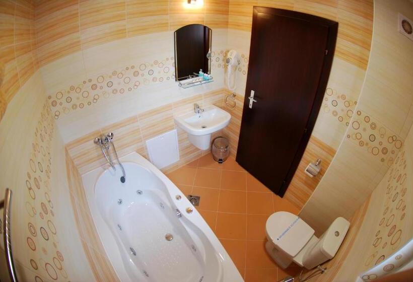 اتاق لوکس سه تخته, Villa Milka