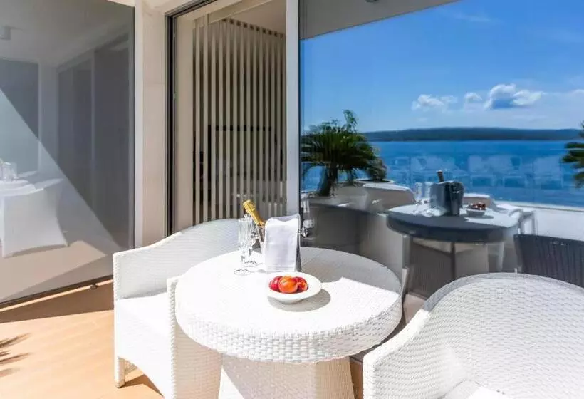 オーシャンビューデラックスルーム, Luxury Hotel Amabilis