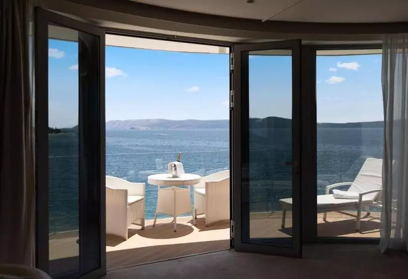 オーシャンビューデラックススイート, Luxury Hotel Amabilis