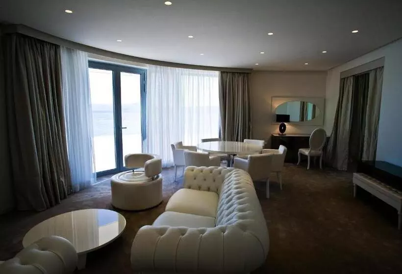 プレジデントスイートルーム, Luxury Hotel Amabilis