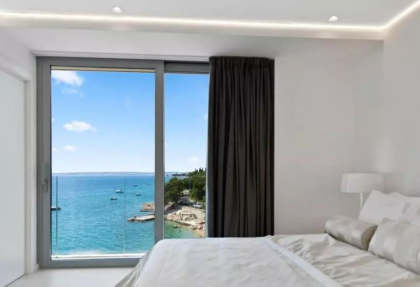 海の見える１ベッドルームアパートメント, Luxury Hotel Amabilis