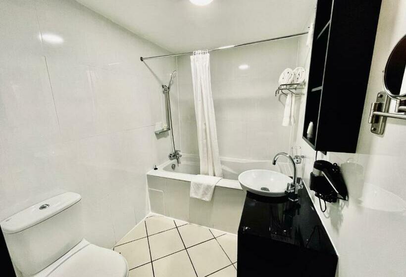 اتاق استاندارد, Oak Plaza Hotels East Airport