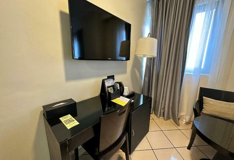 اتاق استاندارد, Oak Plaza Hotels East Airport