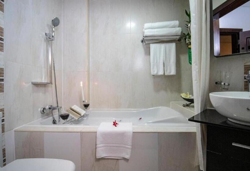 سوییت اجرایی, Oak Plaza Hotels East Airport