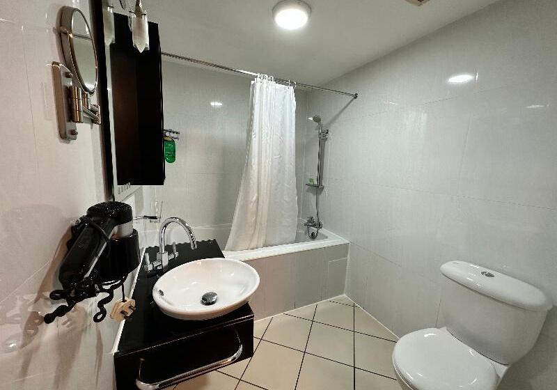 اتاق استاندارد, Oak Plaza Hotels East Airport