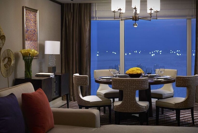 سوییت, Solaire Resort Entertainment City