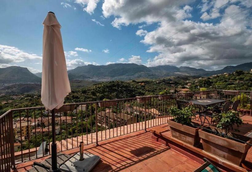 דירת 3 חדרי שינה עם נוף לבריכה, Casa Rossa