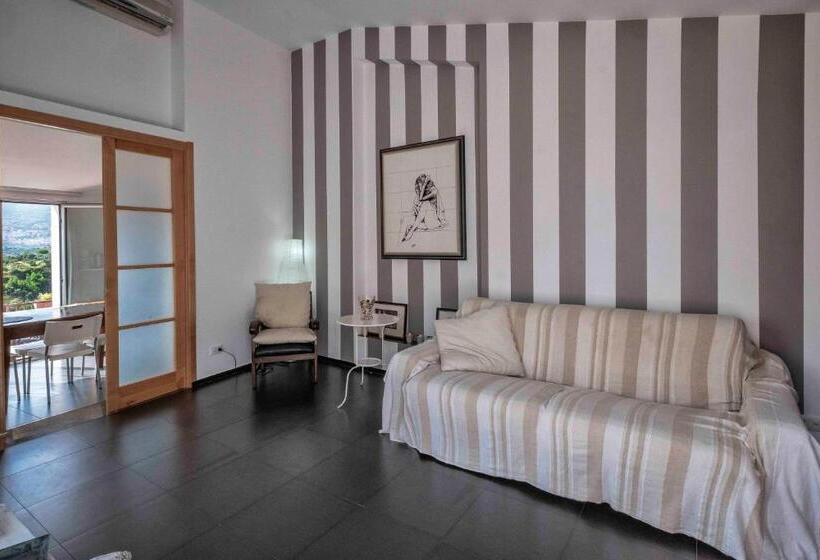 דירת 3 חדרי שינה עם נוף לבריכה, Casa Rossa