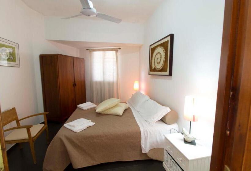 דירת חדר נוף לגינה, Casa Rossa