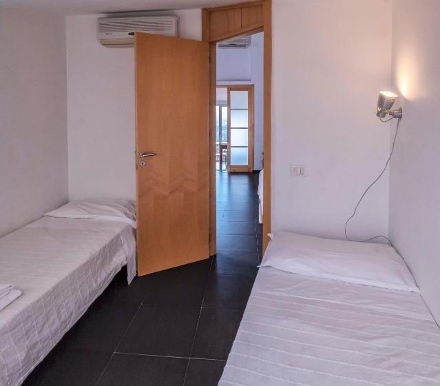 דירת 3 חדרי שינה עם נוף לבריכה, Casa Rossa