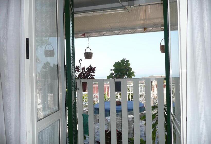 חדר סופריור נוף לים, I Papiri