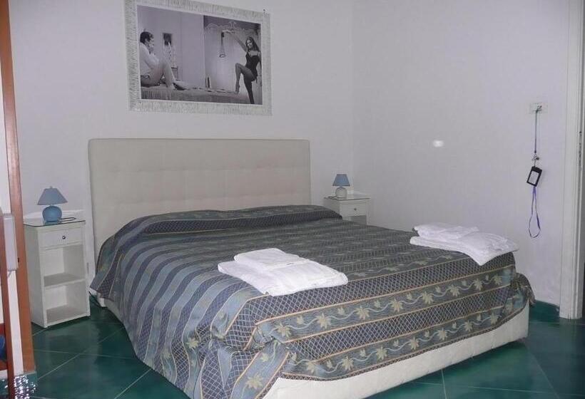 חדר סופריור נוף לים, I Papiri