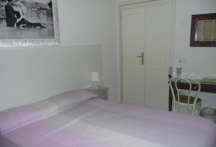 חדר סטנדרט נוף לים, I Papiri