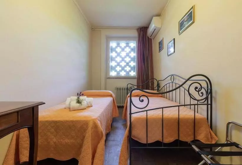 ファミリールーム, La Casa Medioevale