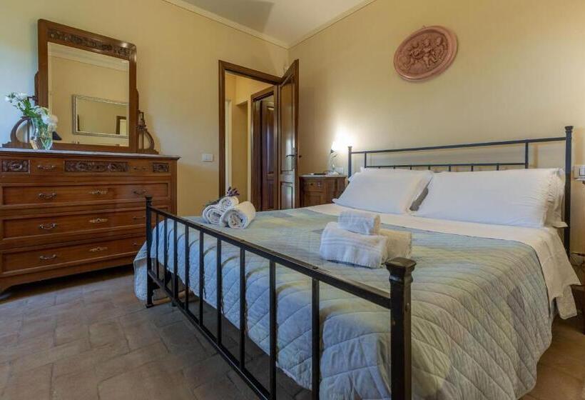 Семейный Номер, La Casa Medioevale