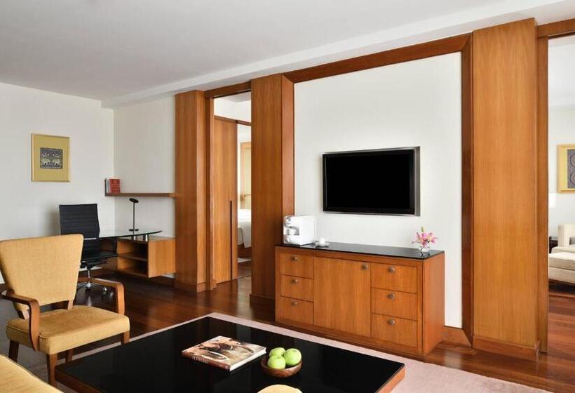 이그제큐티브 주니어 스위트, Bengaluru Marriott Hotel Whitefield