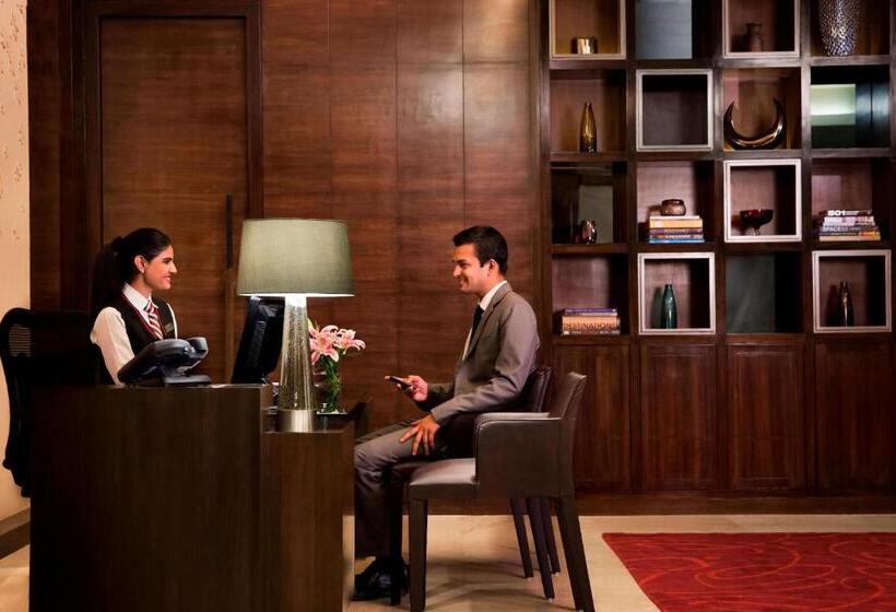 스탠다드 룸 더블 침대 2개, Bengaluru Marriott Hotel Whitefield