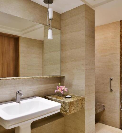 스탠다드 룸 킹사이즈 침대, Bengaluru Marriott Hotel Whitefield