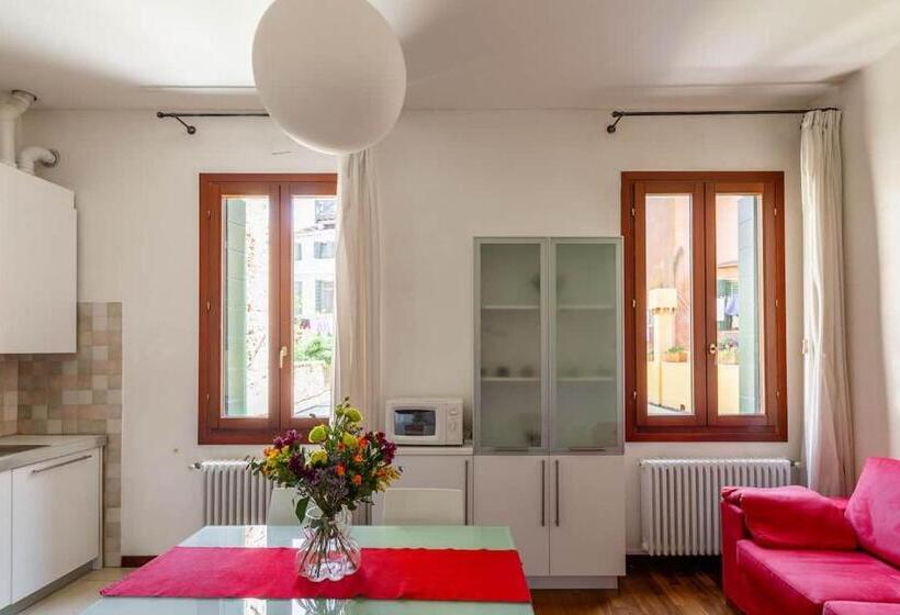 Suite 2 Quartos, Corte Nova