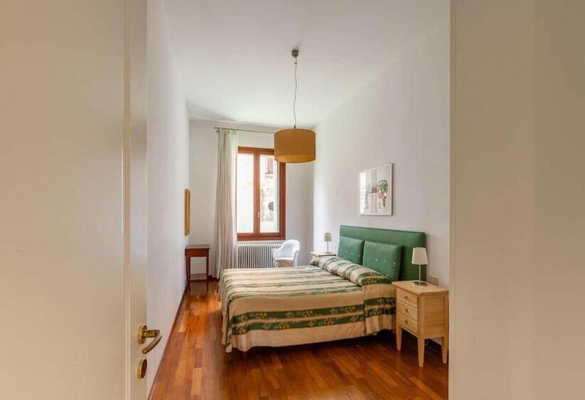 Suite 2 Quartos, Corte Nova