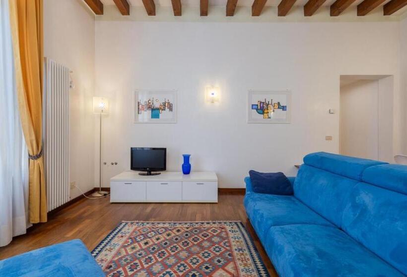 Suite com Vistas, Corte Nova