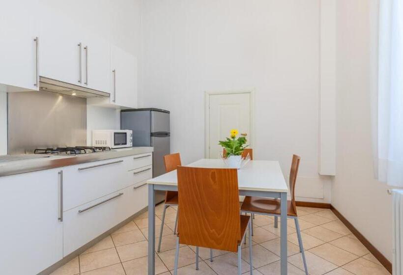 Suite com Vistas, Corte Nova