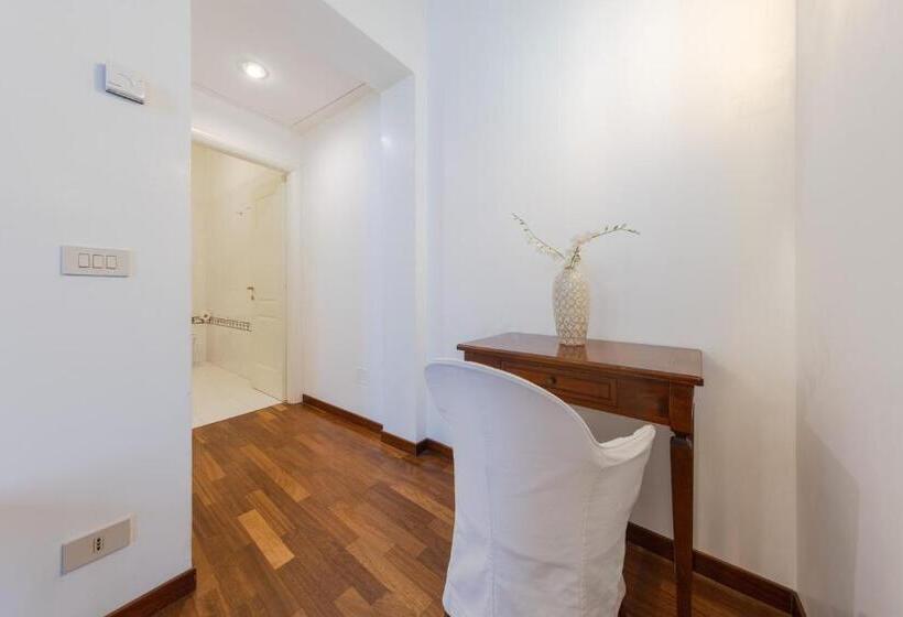 Suite com Vistas, Corte Nova