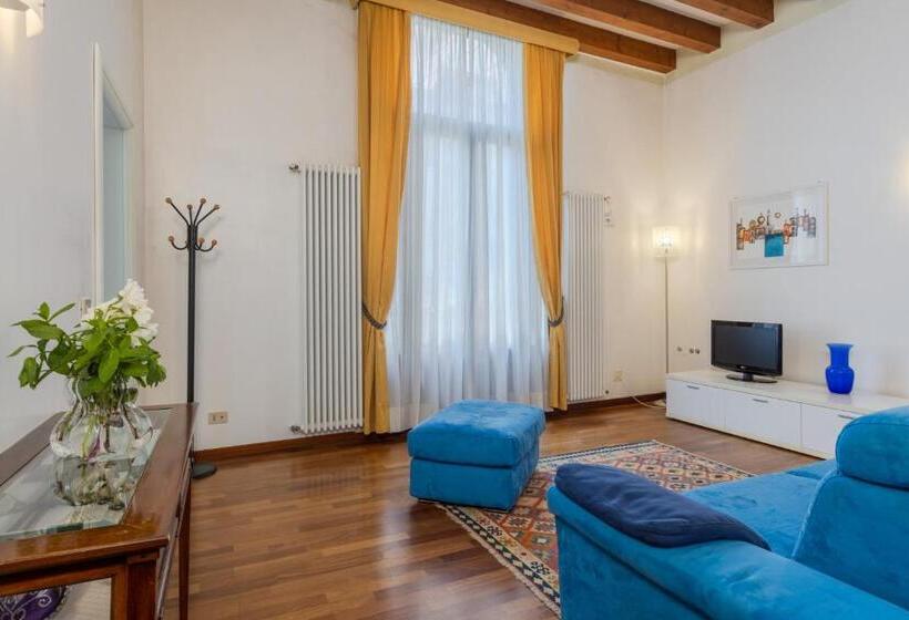 Suite com Vistas, Corte Nova