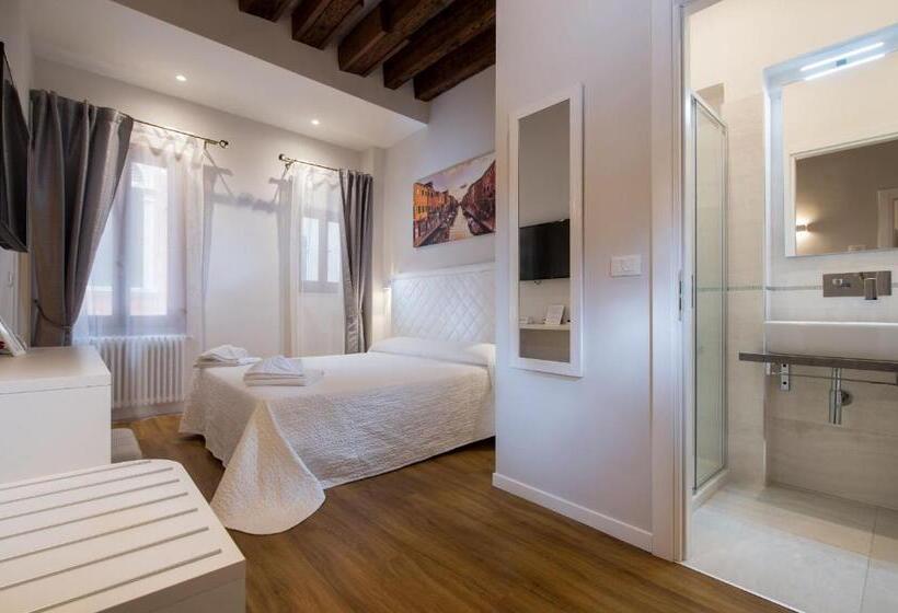 Apartamento 1 Quarto sem Cozinha, Corte Nova