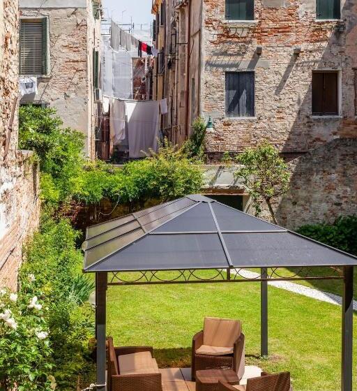 Apartamento 1 Quarto com Terraço, Corte Nova