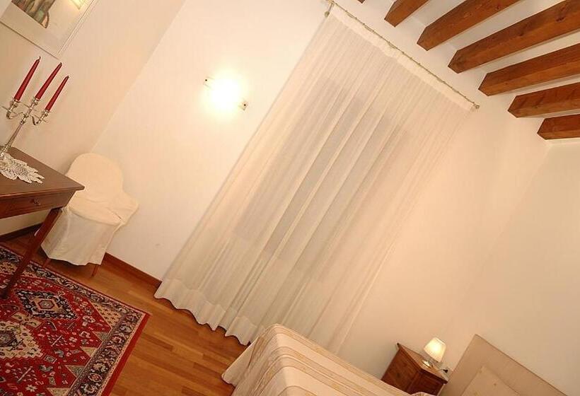 Apartamento 1 Quarto com Terraço, Corte Nova