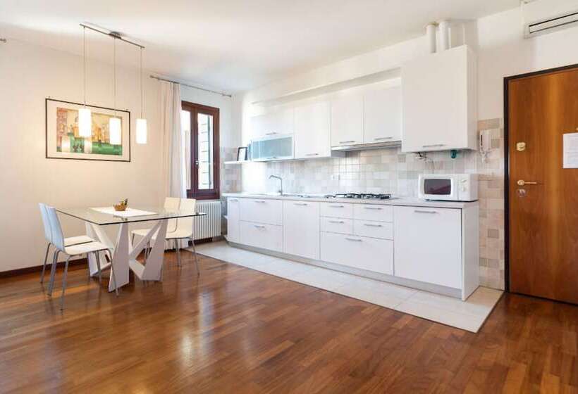 Suite 2 Quartos, Corte Nova