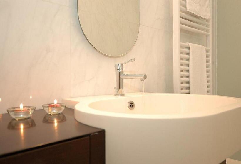 Suite com Vistas, Corte Nova